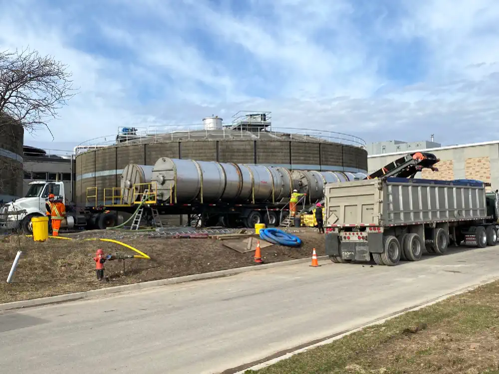 Dewatering operation ongoing during a digester tank clean out